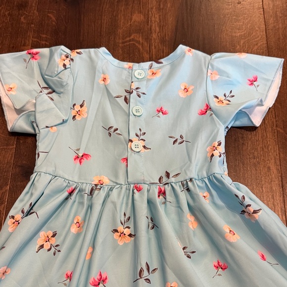Pete + Lucy Adorable Blue Floral Kids Dress - Picture 4 of 5